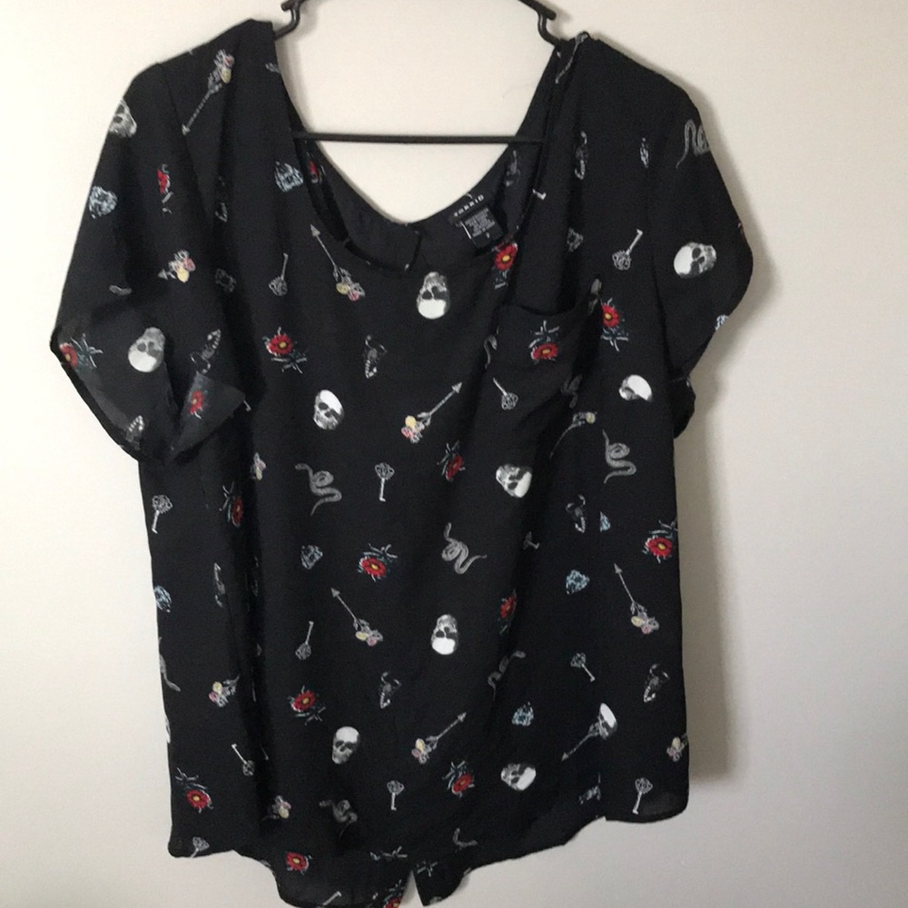 Skull blouse
